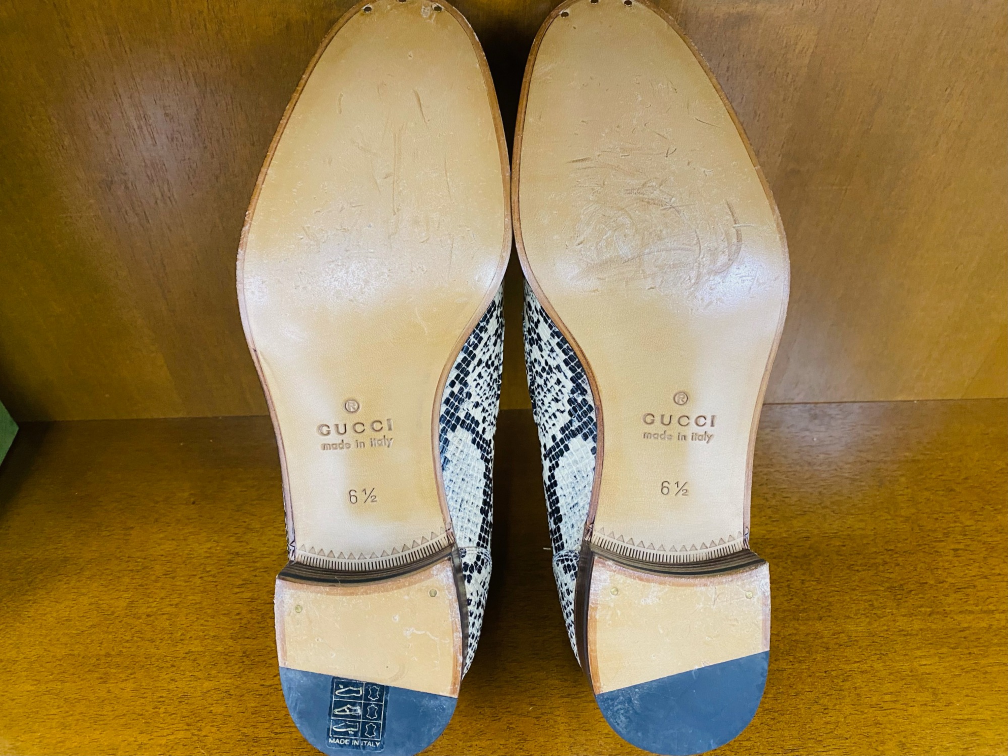 GUCCI パイソン柄　ローファー　42サイズ　27センチ GUCCI パイソン柄 ローファー 42サイズ 27センチ|mercari