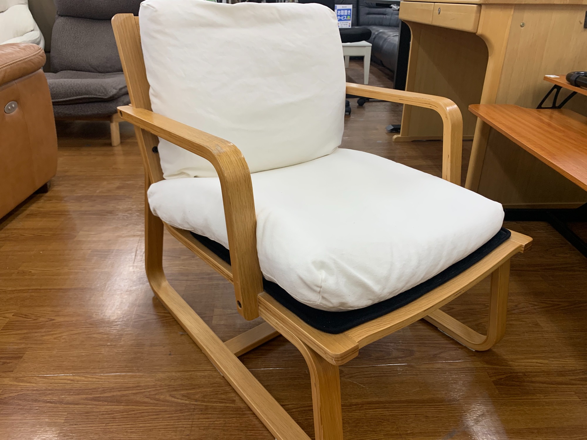 無印良品】リビングでもダイニングでもつかえるソファチェアが入荷しま