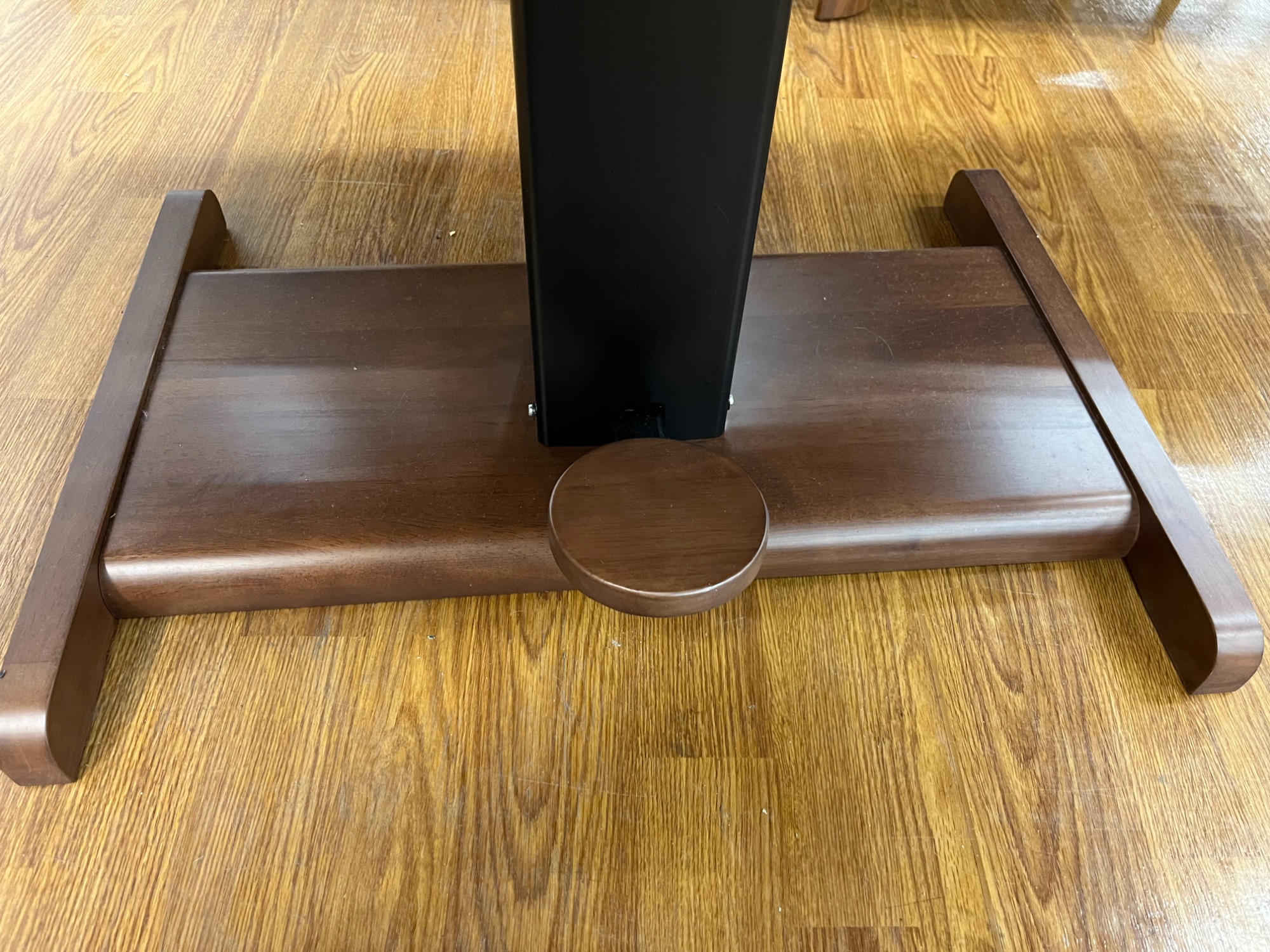 高さ自由自在！】ダークブラウンの昇降テーブルのご紹介！！｜2023年07