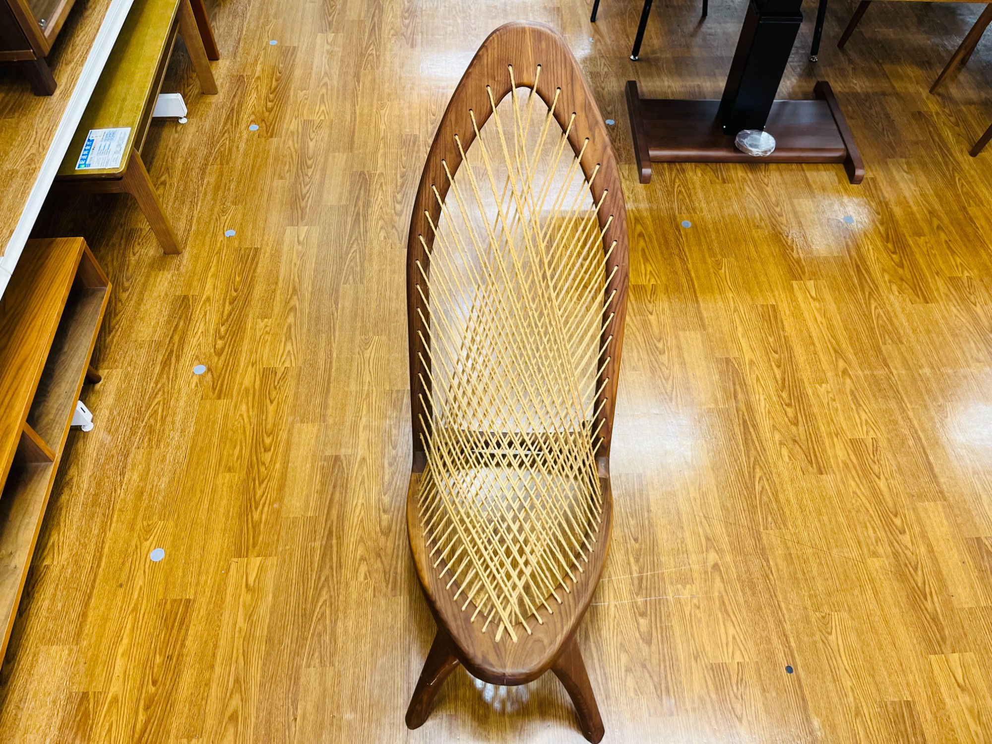 オシャレなカタチ】ハープチェアのご紹介！｜2023年09月23日