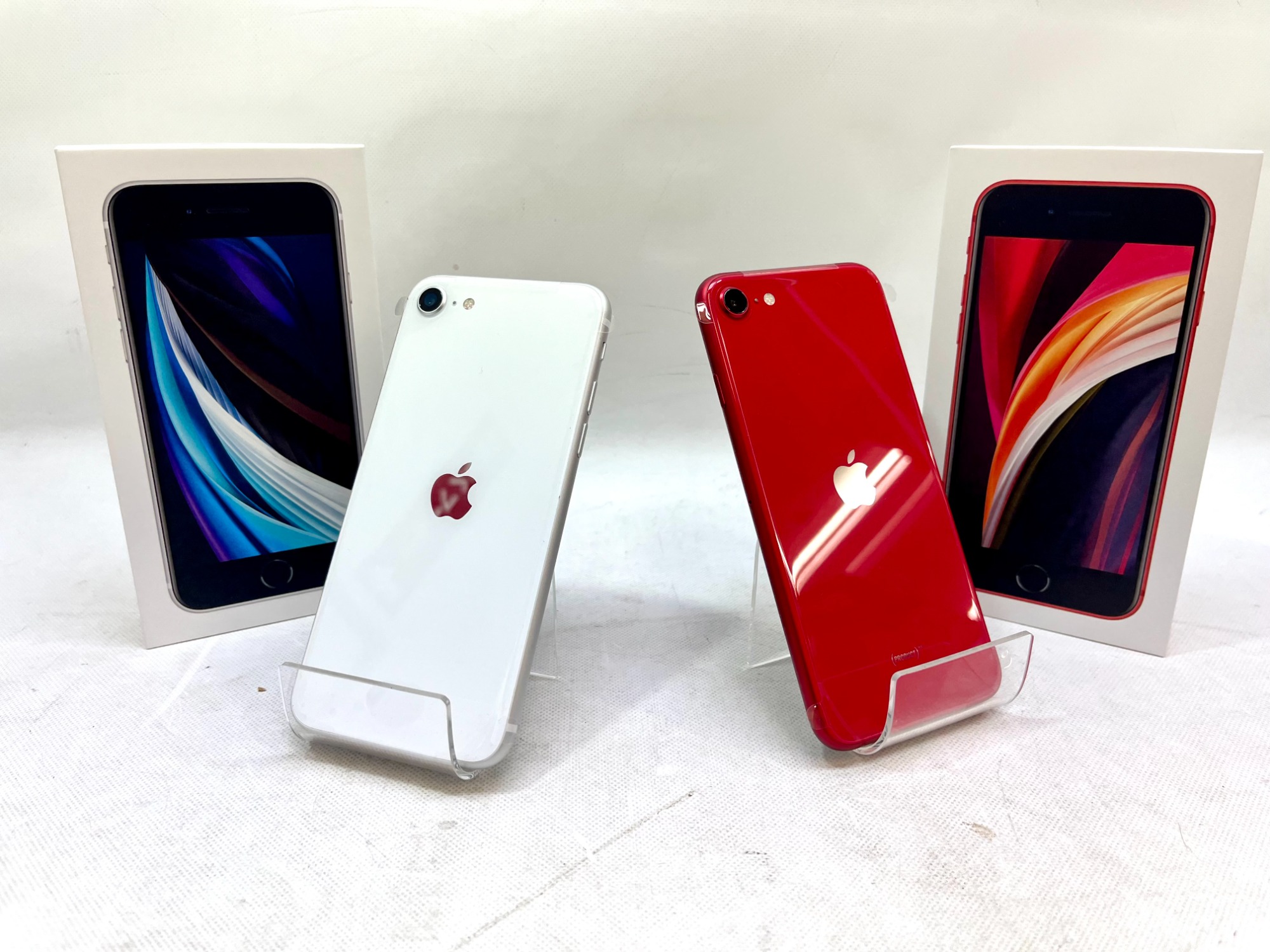 画面フィルム剥がされていないです】iPhone SE 第2世代をご紹介 
