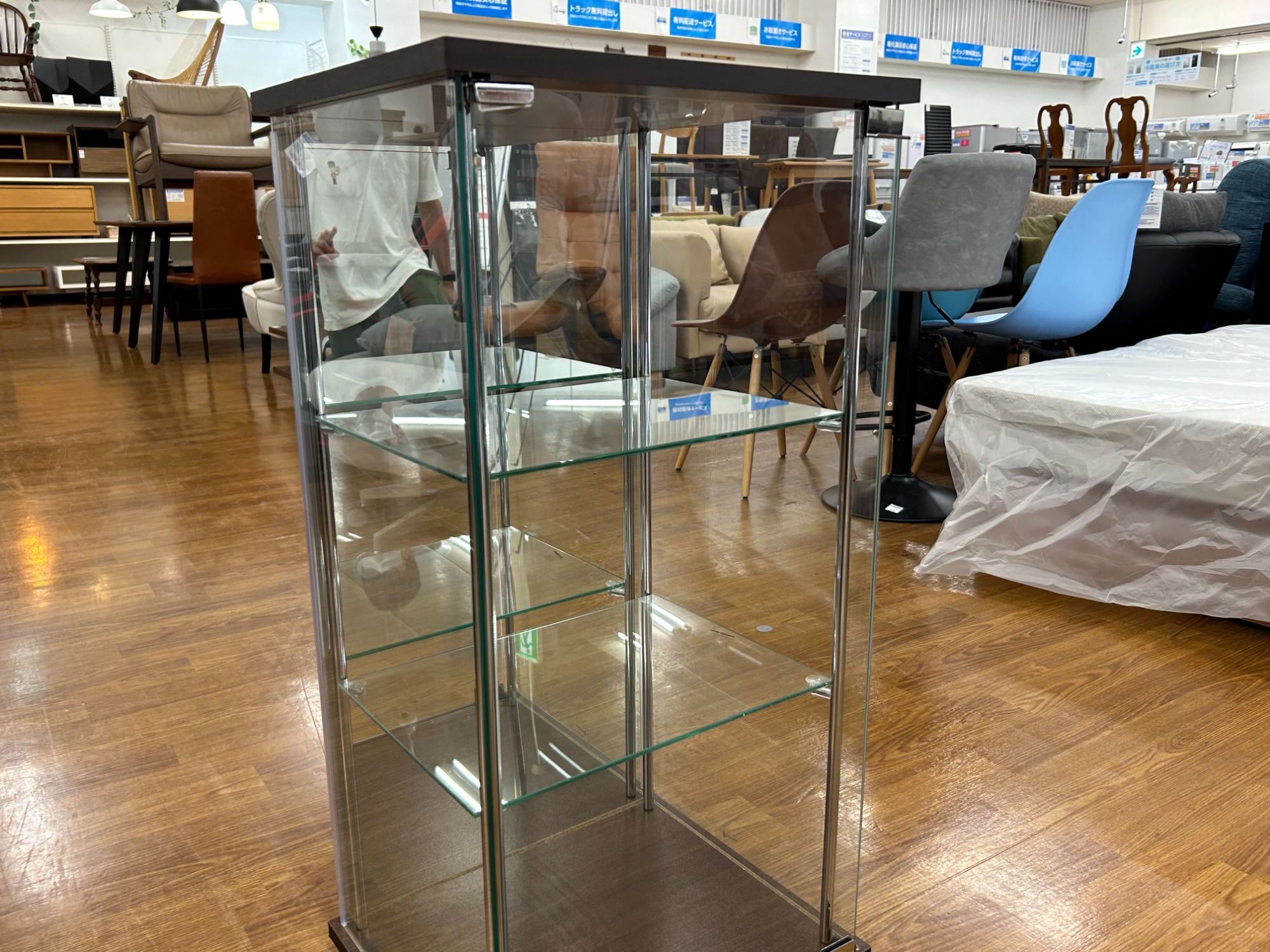不二貿易】ガラスコレクションケースが入荷しました！！｜2023年10月30
