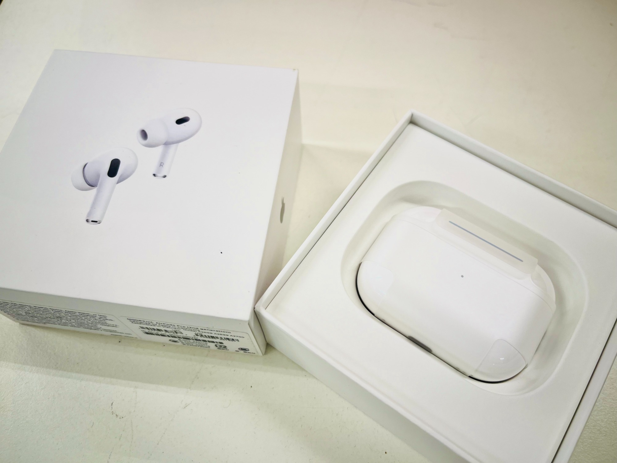 Apple AirPods（第2世代） 入荷しました！