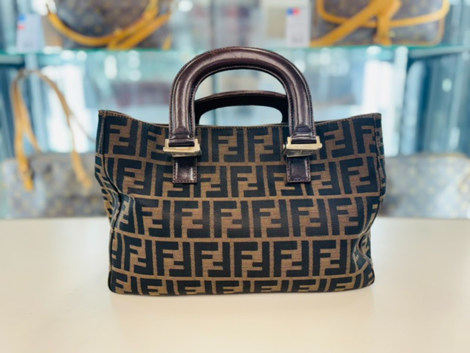 対象ブランド買取20％UPキャンペーン】FENDI のズッカ柄バッグの