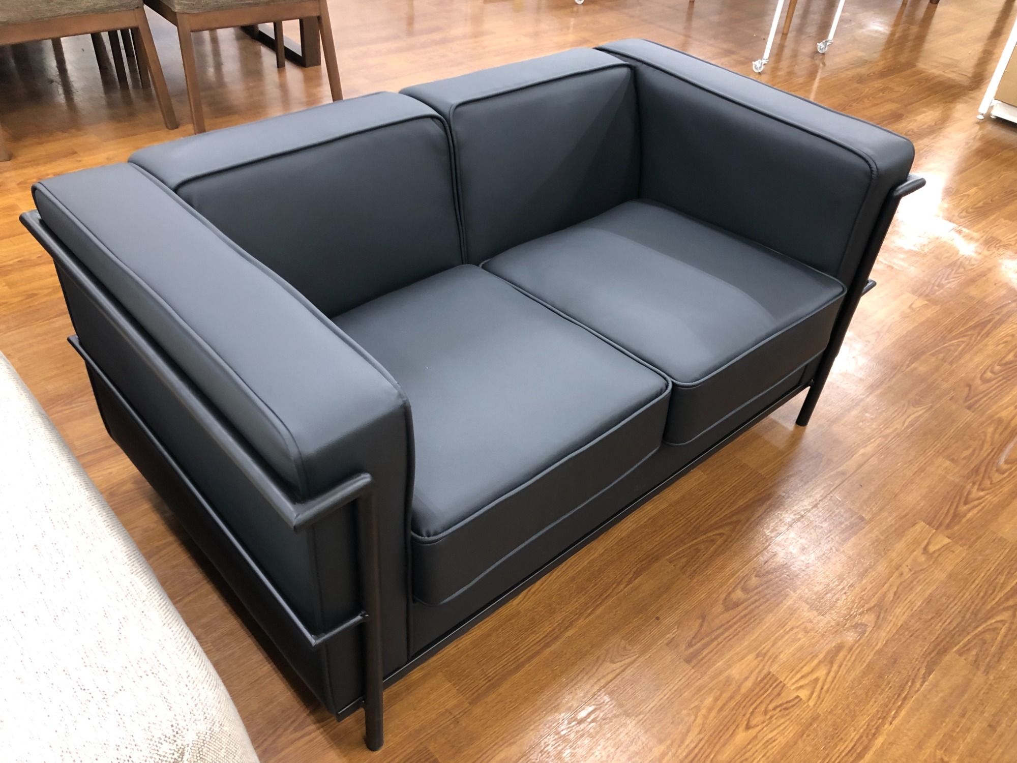 【美品】アーバン通商　2人掛けモダンソファ ブラック アーバン通商 2人掛けソファー 【トレファク 川越店】