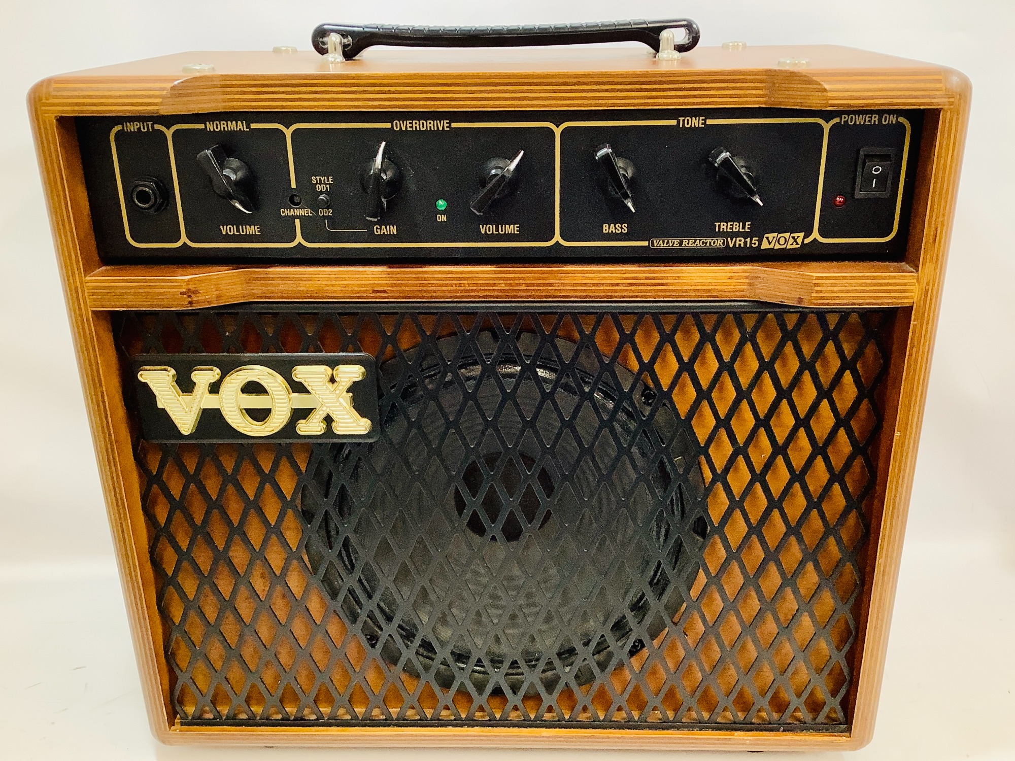 VOX VR15W 状態良好　動作確認済　木製　出回りが少ない希少品 VOX VR15W 状態良好 動作確認済 木製 出回りが少ない希少品 2025