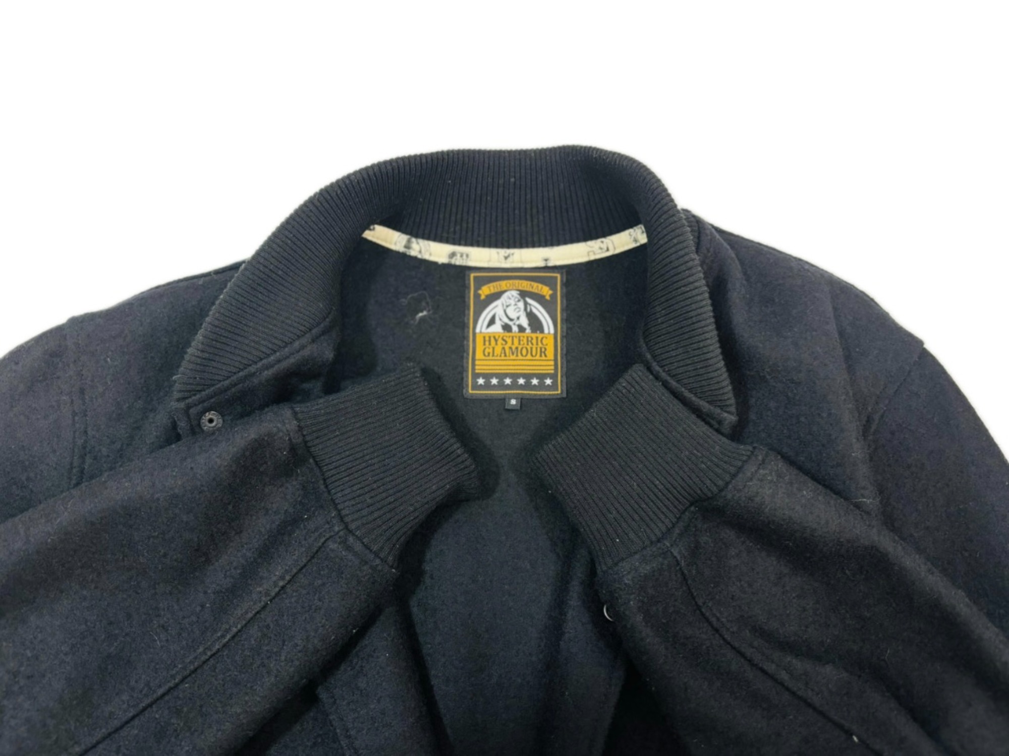 【楽さま専用】HYSTERIC GLAMOUR 刺繍 ウール ファラオ Hysteric Glamour 】春服を見つけるならお早めに！！HYS刺繍ファラオ