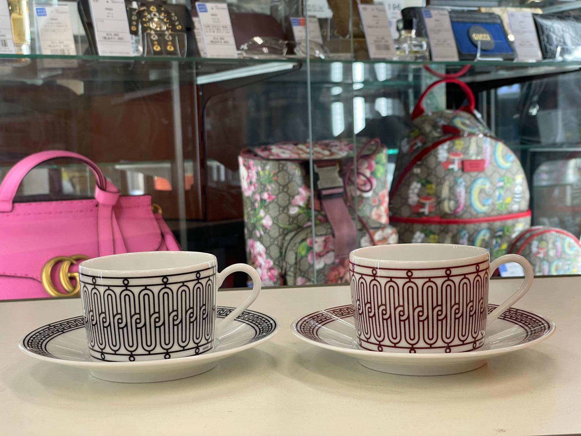アシェットデコラティブ　コルベイユ・ローズ　フランス製　まとめ売13点カップ器 HERMES エルメス】Hデコのティーカップ＆ソーサーが買取入荷しました