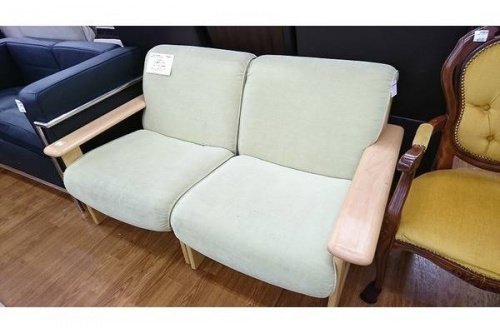 ダイニングセットのソファー