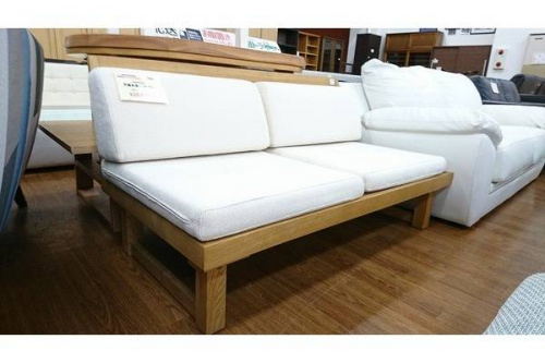 カリモクの川越店家具