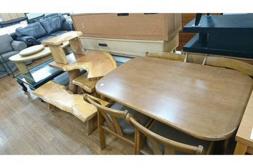 囲炉裏の特選家具