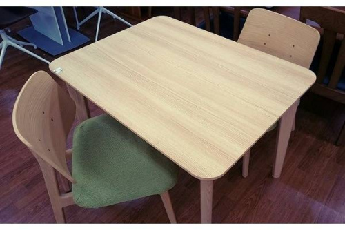家具・インテリアのテーブル