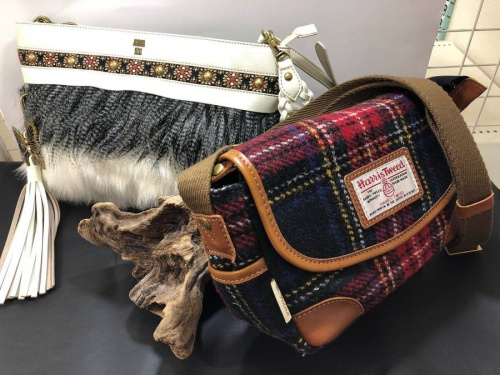 レディースファッションのカジュアルバッグ