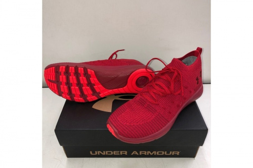 スニーカーのUNDER ARMOUR