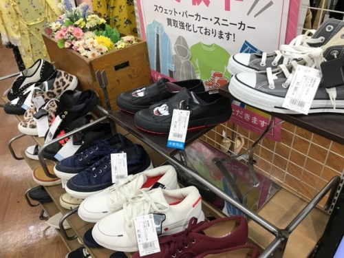 スニーカーの川越店衣類