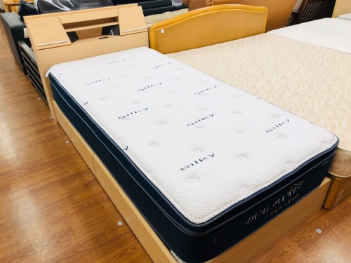 家具のベッド