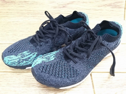 スニーカーのランニングシューズ