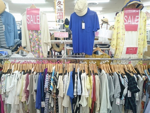 夏物衣類のセール