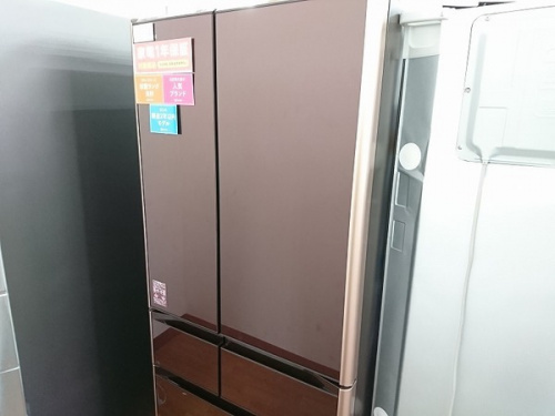 HITACHIの6ドア冷蔵庫