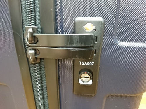 スーツケースのキャリーケース