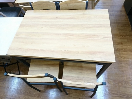 ダイニングセットのダイニング