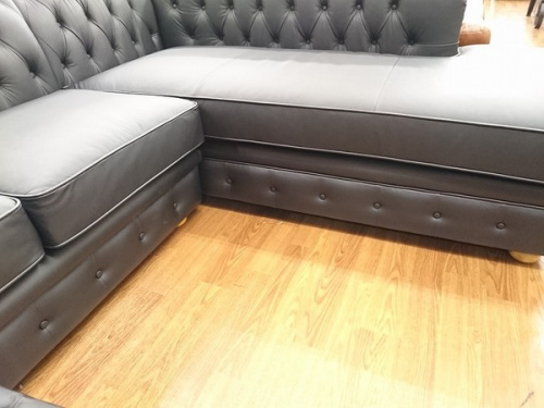 カウンチソファのチェスターフィールド