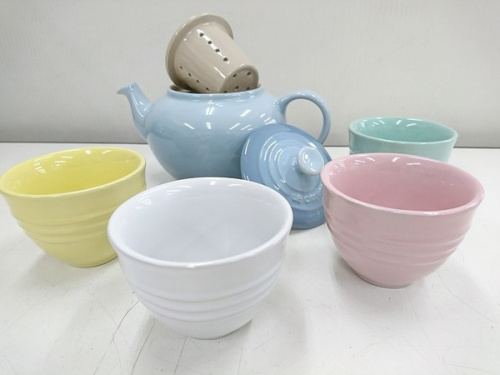 ティーセットのLE CREUSET