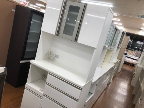 カップボード・食器棚のニトリ