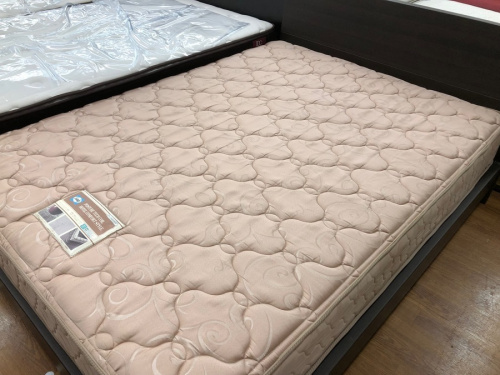 ベッドの家具　川越