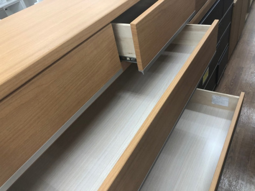 チェストのニトリ