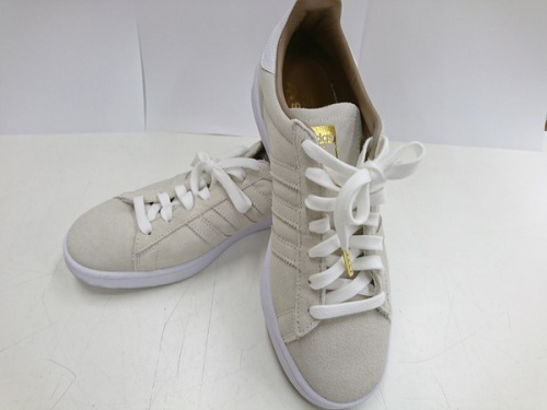 adidasのスニーカー