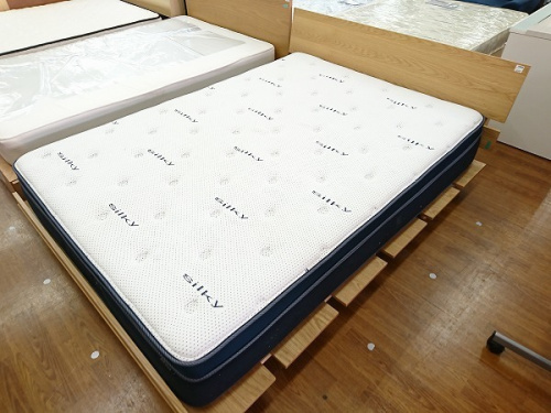 ニトリのダブルベッド