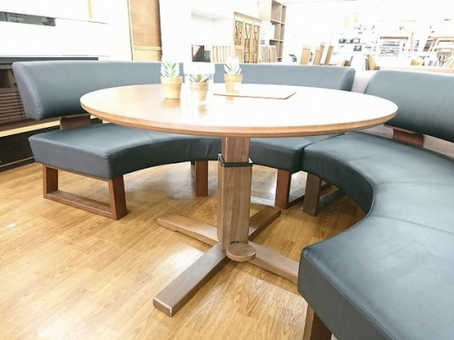 ダイニングセットの家具　川越