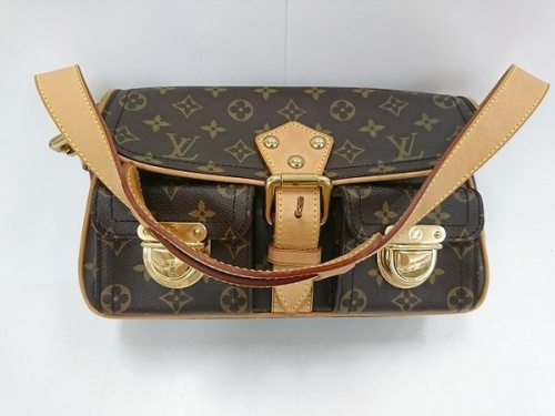 LOUIS VUITTONのバッグ