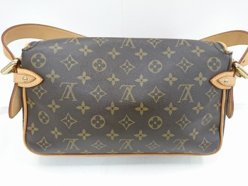 バッグのモノグラム