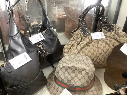 LOUIS VUITTONのGUCCI