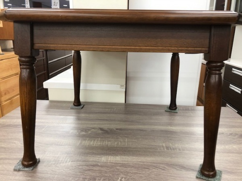 テーブルの飛騨産業