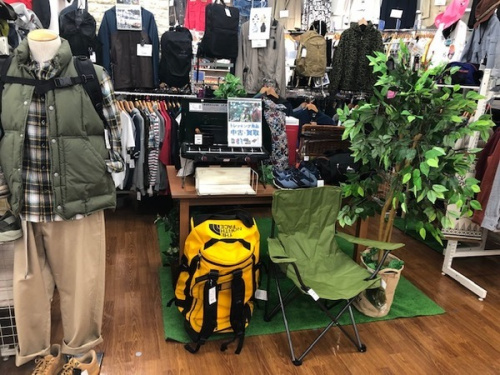 アウトドア用品のアウトドアウェア