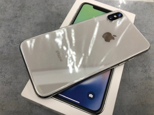 スマートフォンのIPHONE