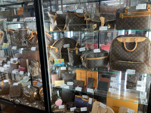 バッグのLOUIS VUITTON