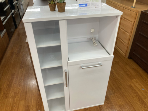 家具の食器棚