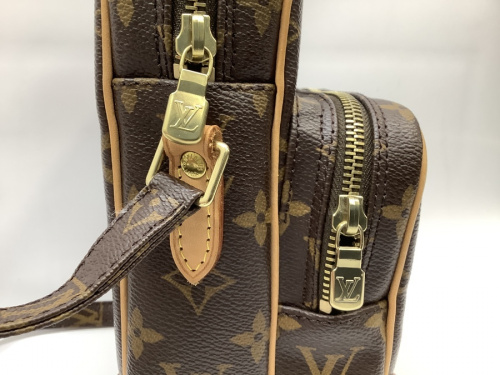 ショルダーバッグのLOUIS VUITTON