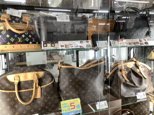 LOUIS VUITTONのモノグラム