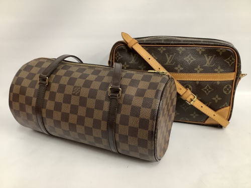 ショルダーバッグのバッグ