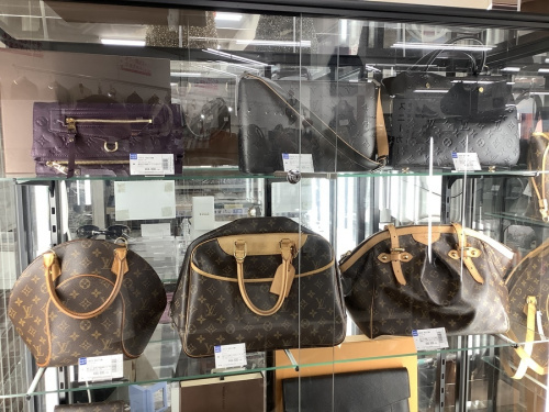 ブランドのバッグ