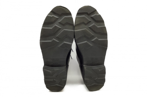 チロリアンシューズのハラコ