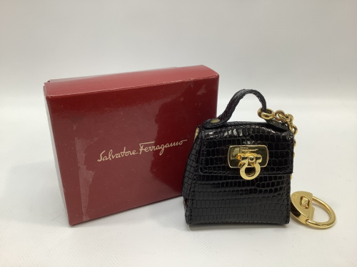 チャームのキーホルダー