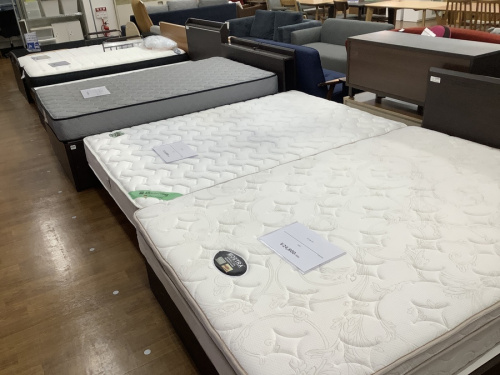 ベッドの家具
