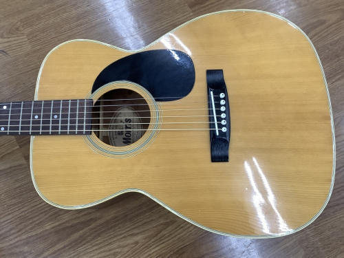 ギターのアコースティックギター