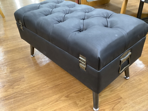 イスのトランクベンチ